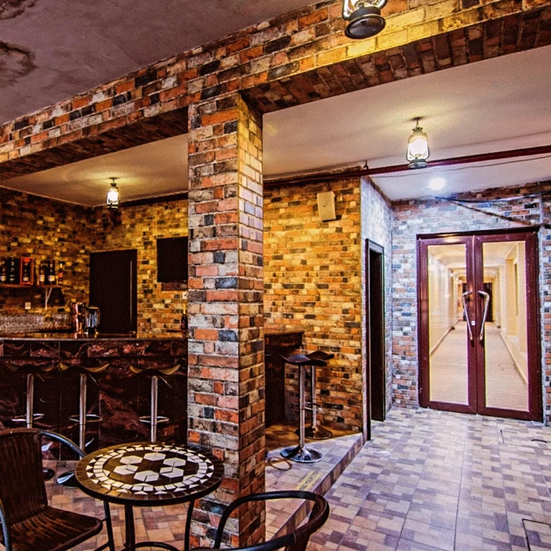 WHITE STONE HOTEL